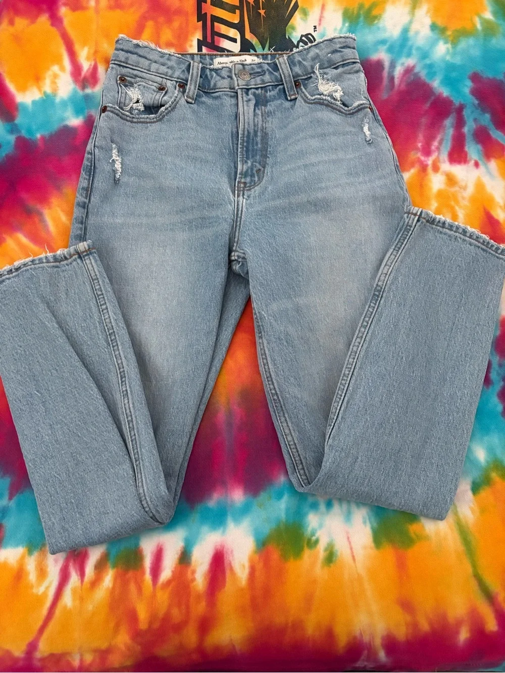 Women’s Abercrombie & fitch Light Blue Distressed Jeans mom high rise